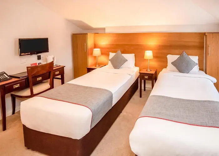 Top Hotels in Clifton, Bristol's Elegant Neighborhood