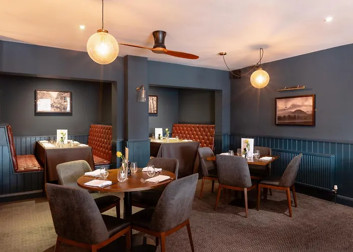 Best Hotels in Salisbury With Swimming Pools