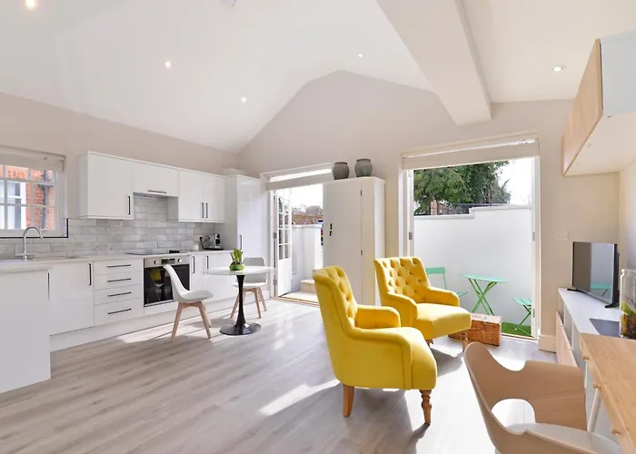 Best Budget-Friendly Hotels in Odiham Village