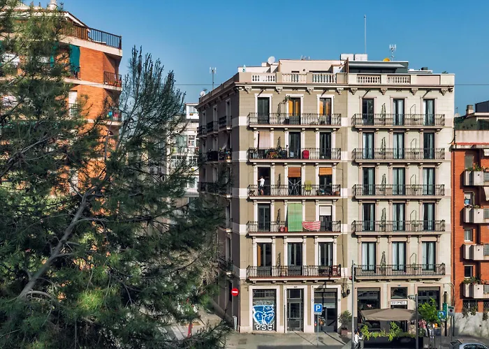 Top-Rated Hotels in Barcelona's Vibrant Districts