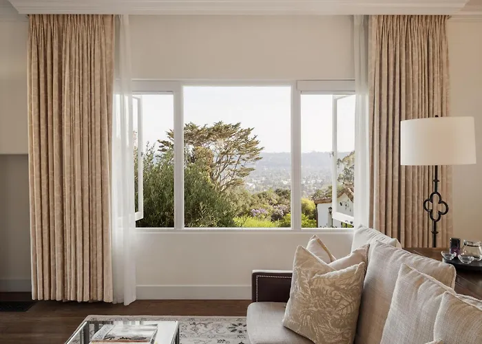Top Hotel in Santa Barbara's Scenic Coastal Paradise