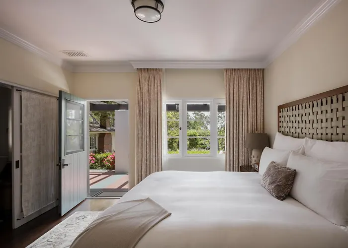 Top Dog-Friendly Accommodations in Santa Barbara