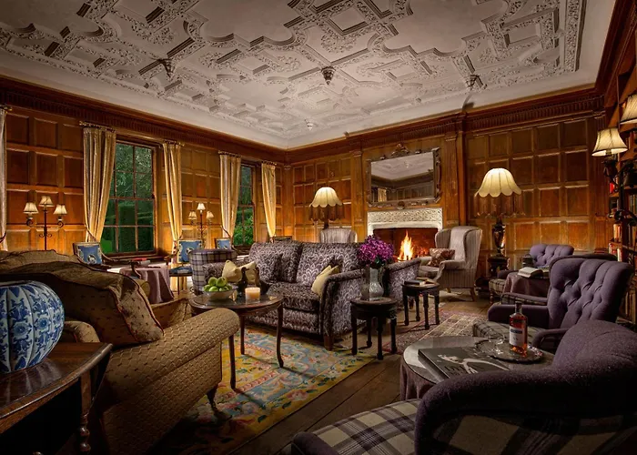 Callander Hotels with Entertainment: Unwind and Enjoy Your Stay