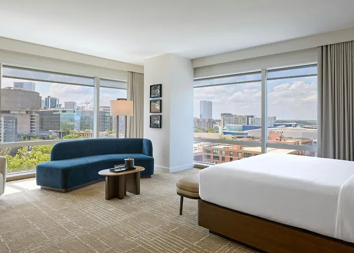 Best Atlanta Hotels Near Mercedes Benz Stadium
