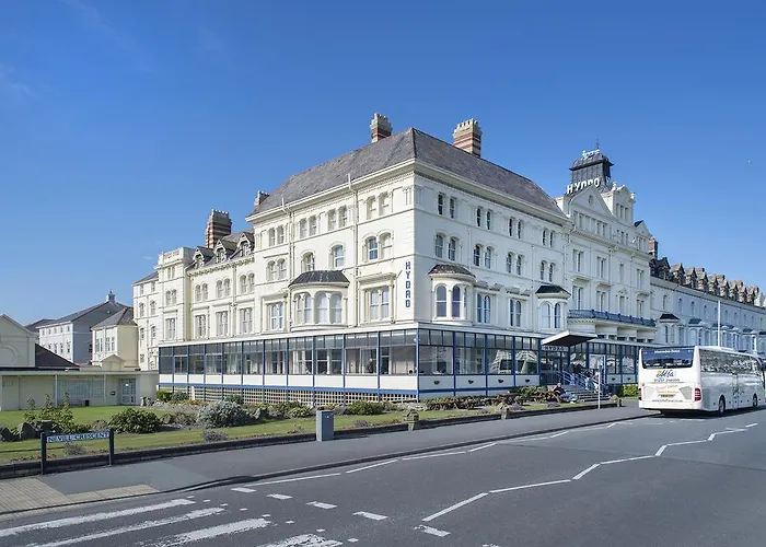 Discover Llandudno's Hotels with Parking for a Hassle-Free Trip